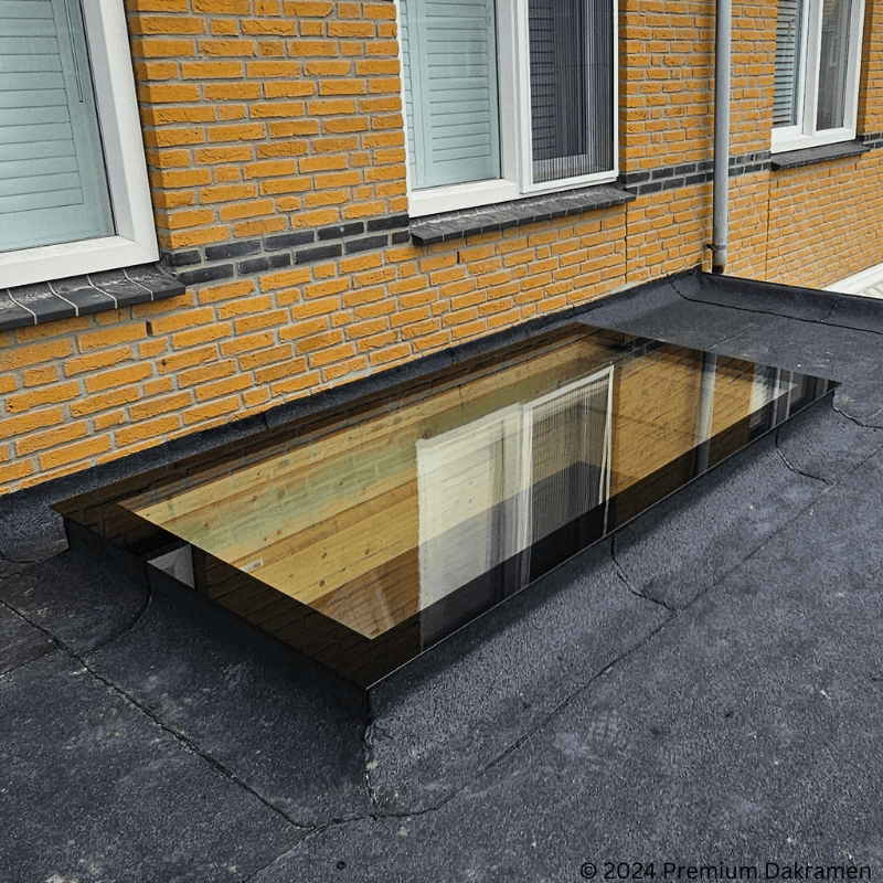 Platdakraam - 60x60 cm van Premium Dakramen