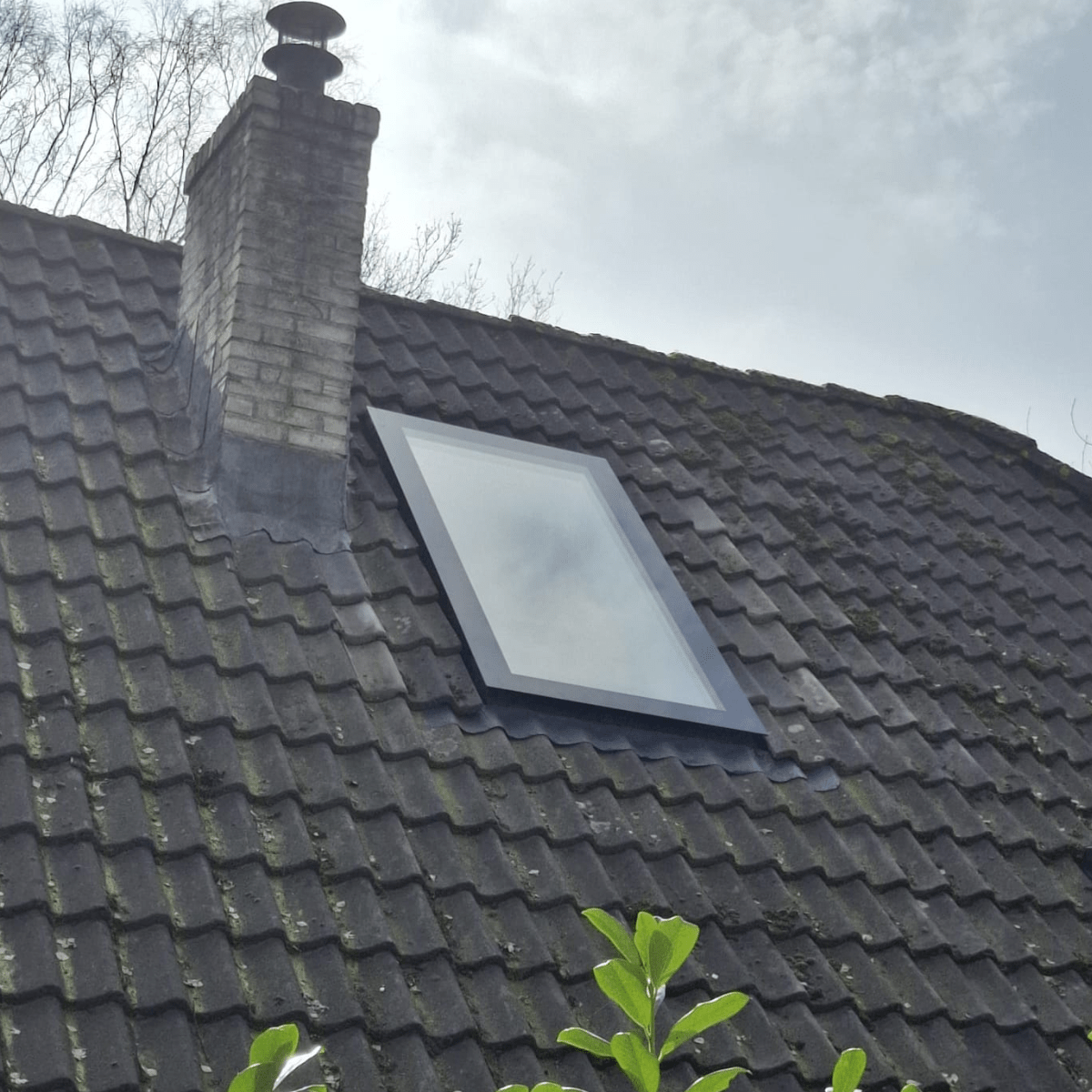 Vast Dakraam Schuin Dak - 40x150 cm van Premium Dakramen
